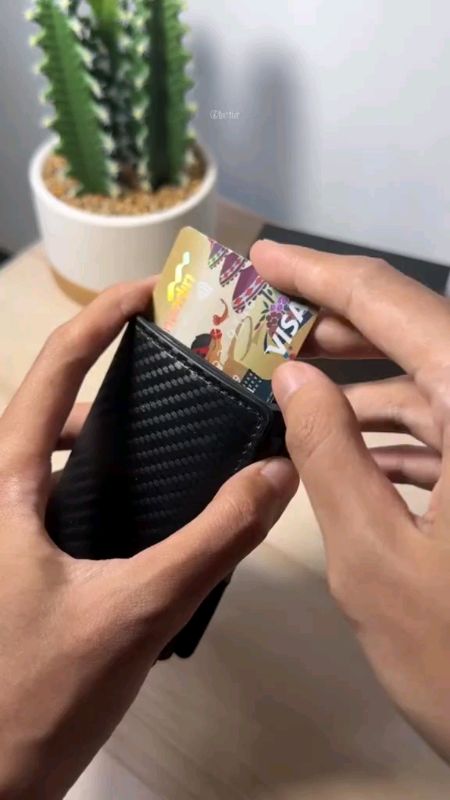 #MasMuraSaShopee #fyp #FreeCoinsInShopeeVideo #trending #viral #xandreifinds #shopmeph #premium #carbon  #fiber  #rfid  #wallet  -#antitheft  Aluminum
