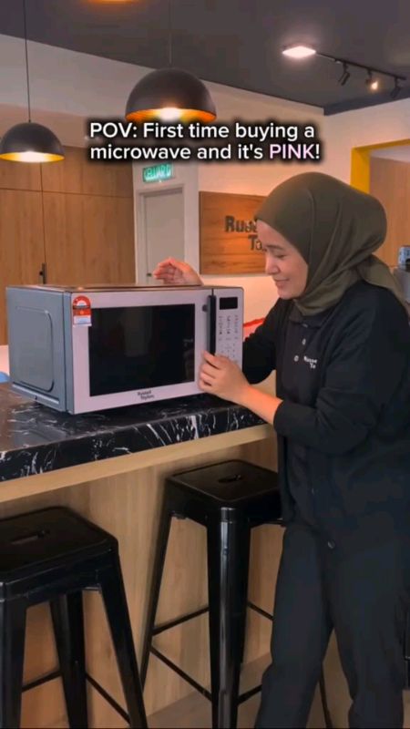 Russell Taylors Digital Microwave Oven 25L M3L